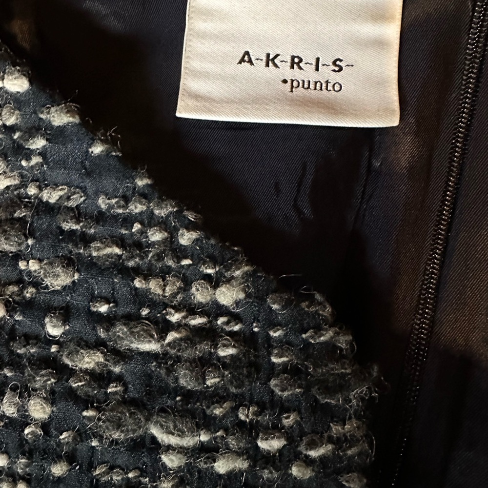 $1250 Akris Punto Black Bouclé Tweed Sheath Dress Sleeveless V-Neck Size US 12 - Picture 8 of 10
